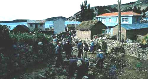Strassenbau auf der Isla del Sol im Titicacasee