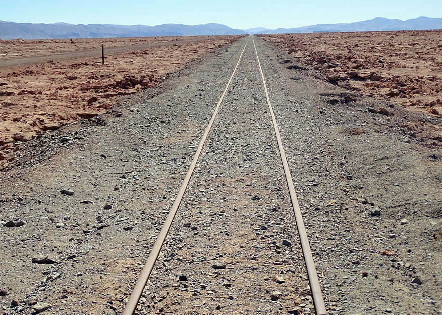 Bahnlinien in der Atacama Wüste