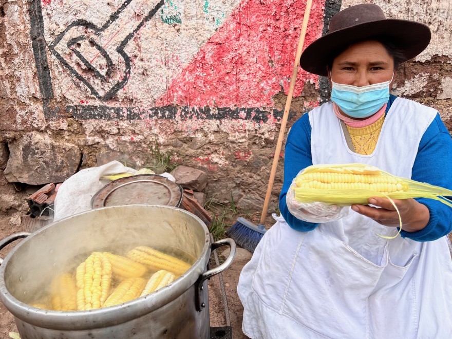 Choclo con Queso - Typisches Essen aus Peru