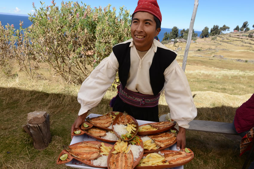 Mittagessen Titicacasee Peru