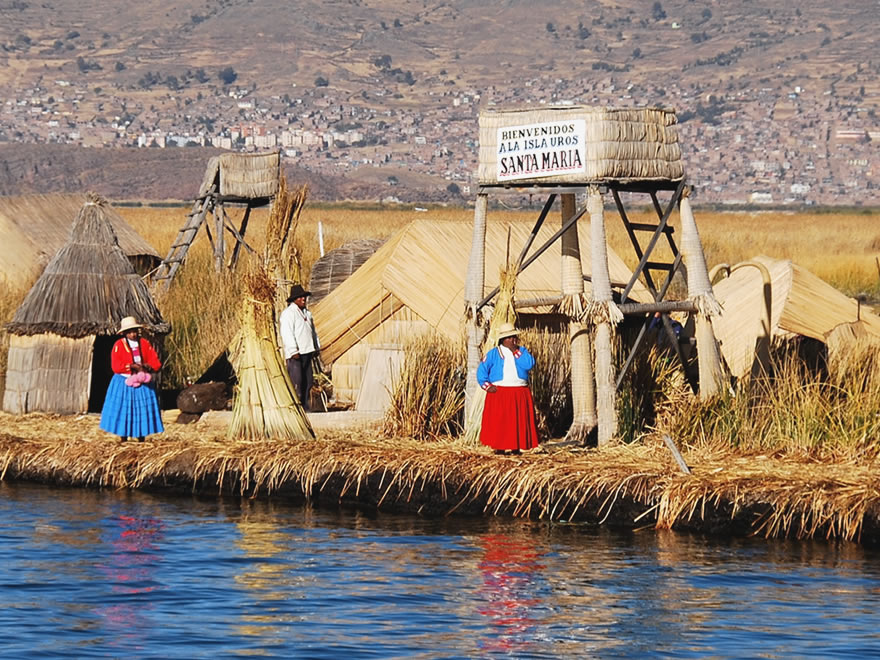 Beste Reisezeit Peru Titicaca See - Schilfinseln in Puno